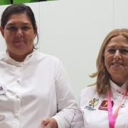 Celia Jiménez y Loli Rincón presentando un showcooking.